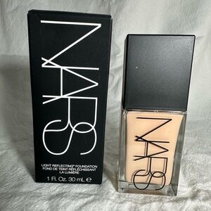 NARS light reflecting foundation - YUKON